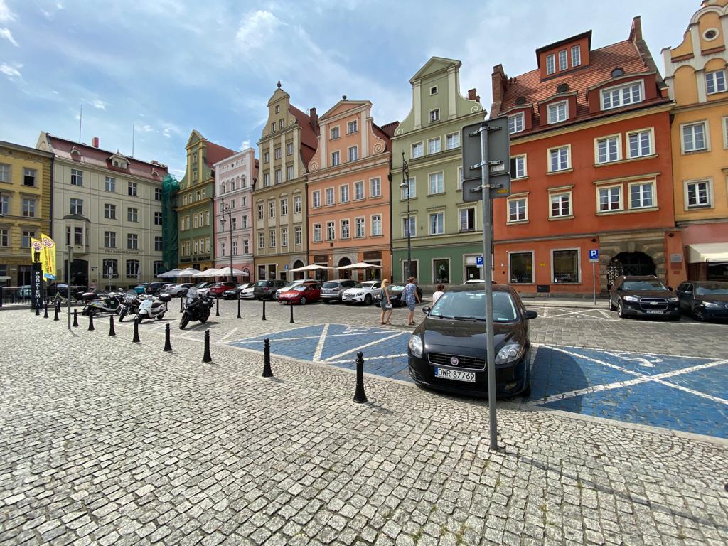 Vroclav - parkovanie pre ŤZP vodičov